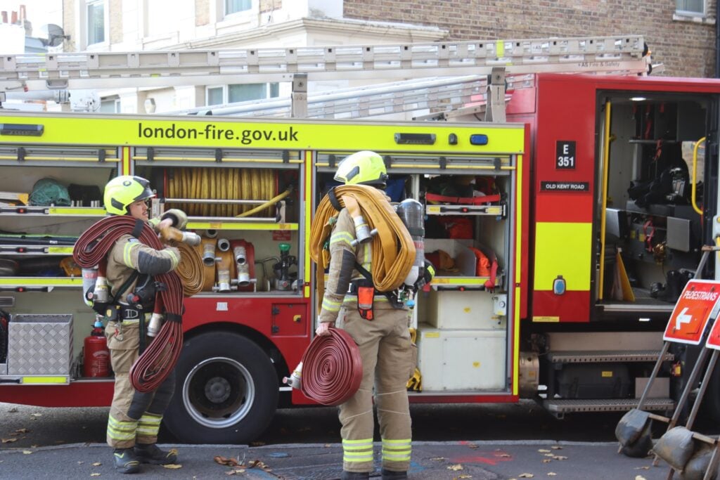 Firefighters Rush to North London After Burst Water Main Floods Islington Streets, Forcing Evacuations