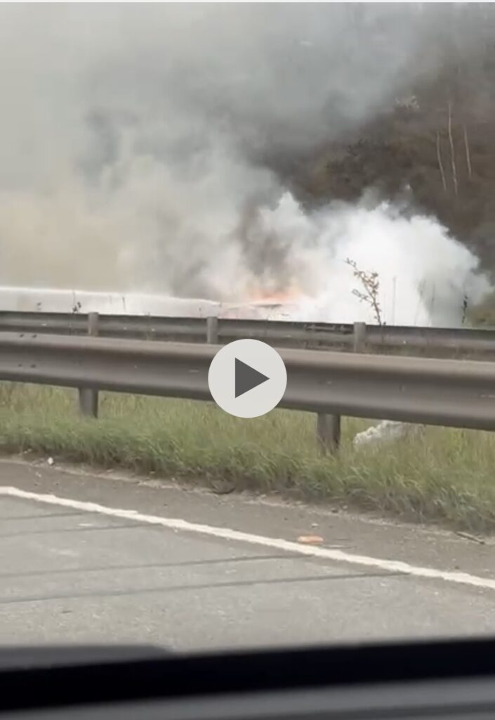 Car Bursts Into Flames On A13 Near Rainham Causing Heavy Smoke
